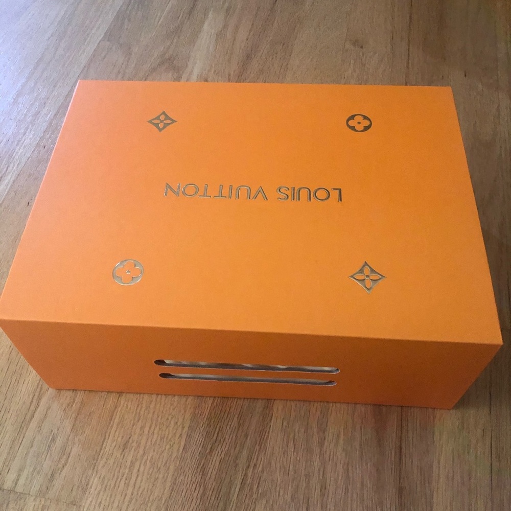 LV holiday box